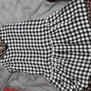 Princess VERA WANG, Size small, Color Checkerd